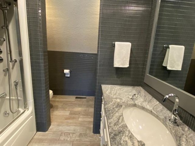 A2121695