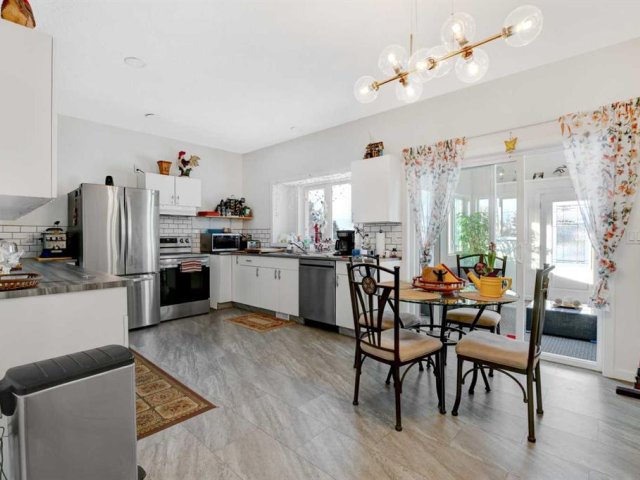 A2282281