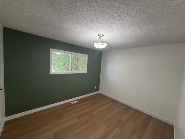 A2335624