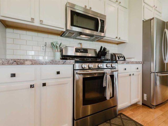 A2335968
